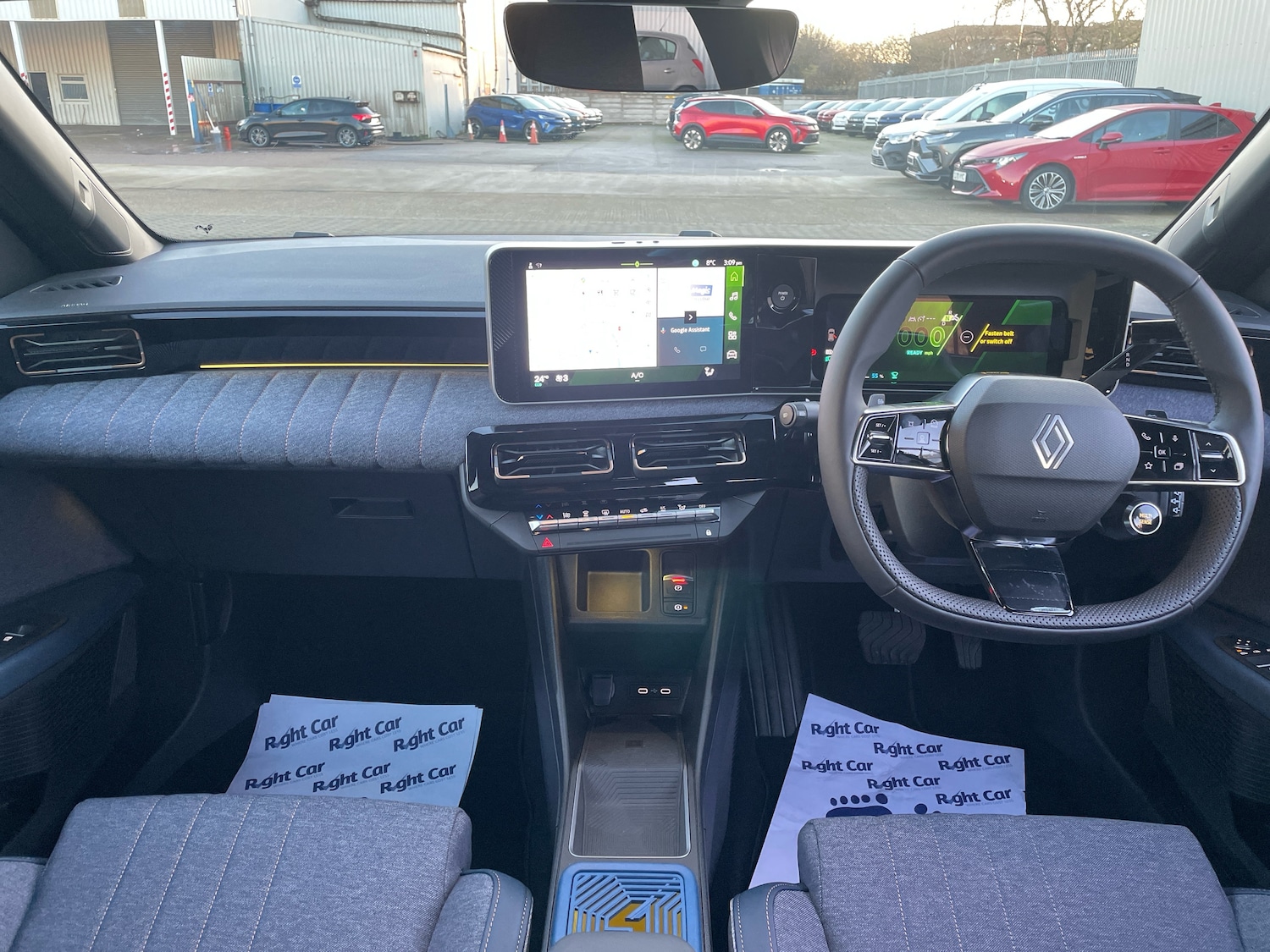 Used Renault 4 2025 for sale - 76842211: Photo 8