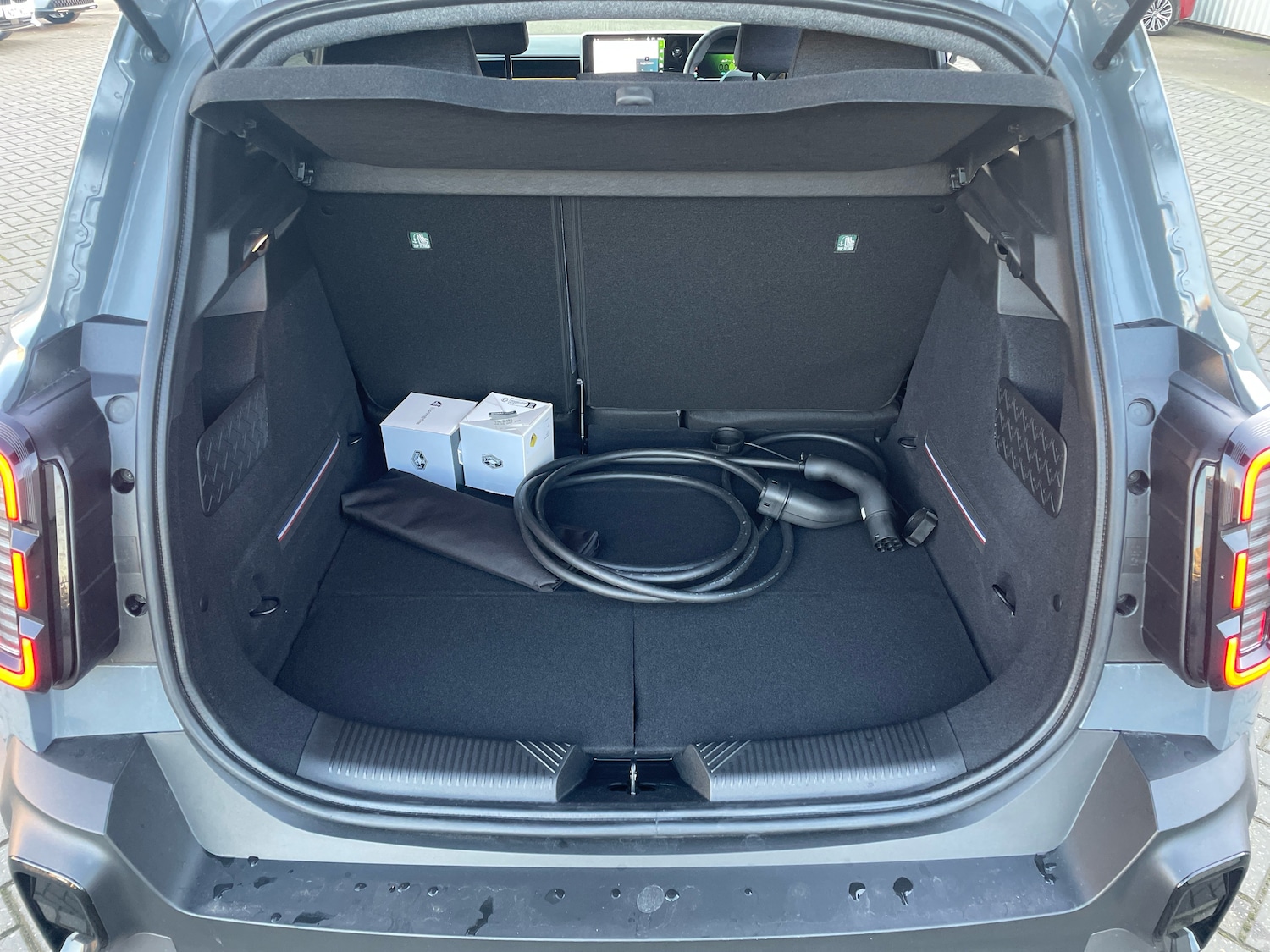 Used Renault 4 2025 for sale - 76842211: Photo 9