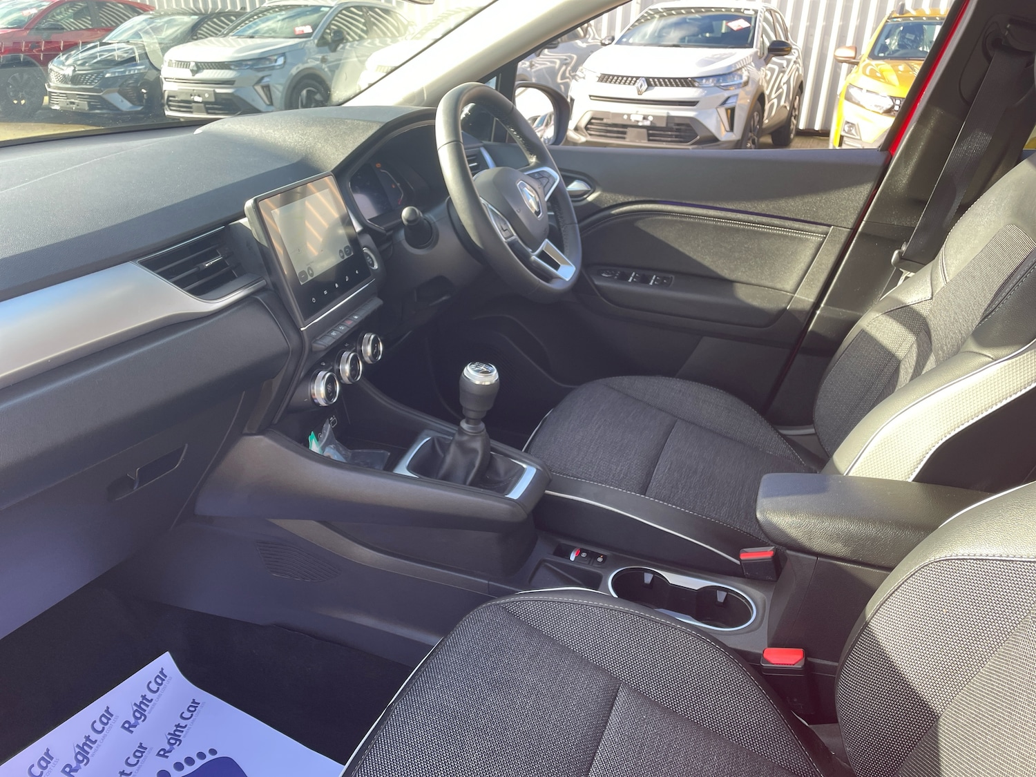 Used Renault Captur 2024 for sale - 77576527: Photo 2