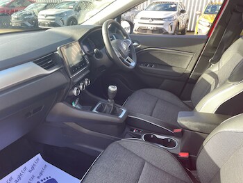 Used Renault Captur 2024 for sale - 77576527: Photo