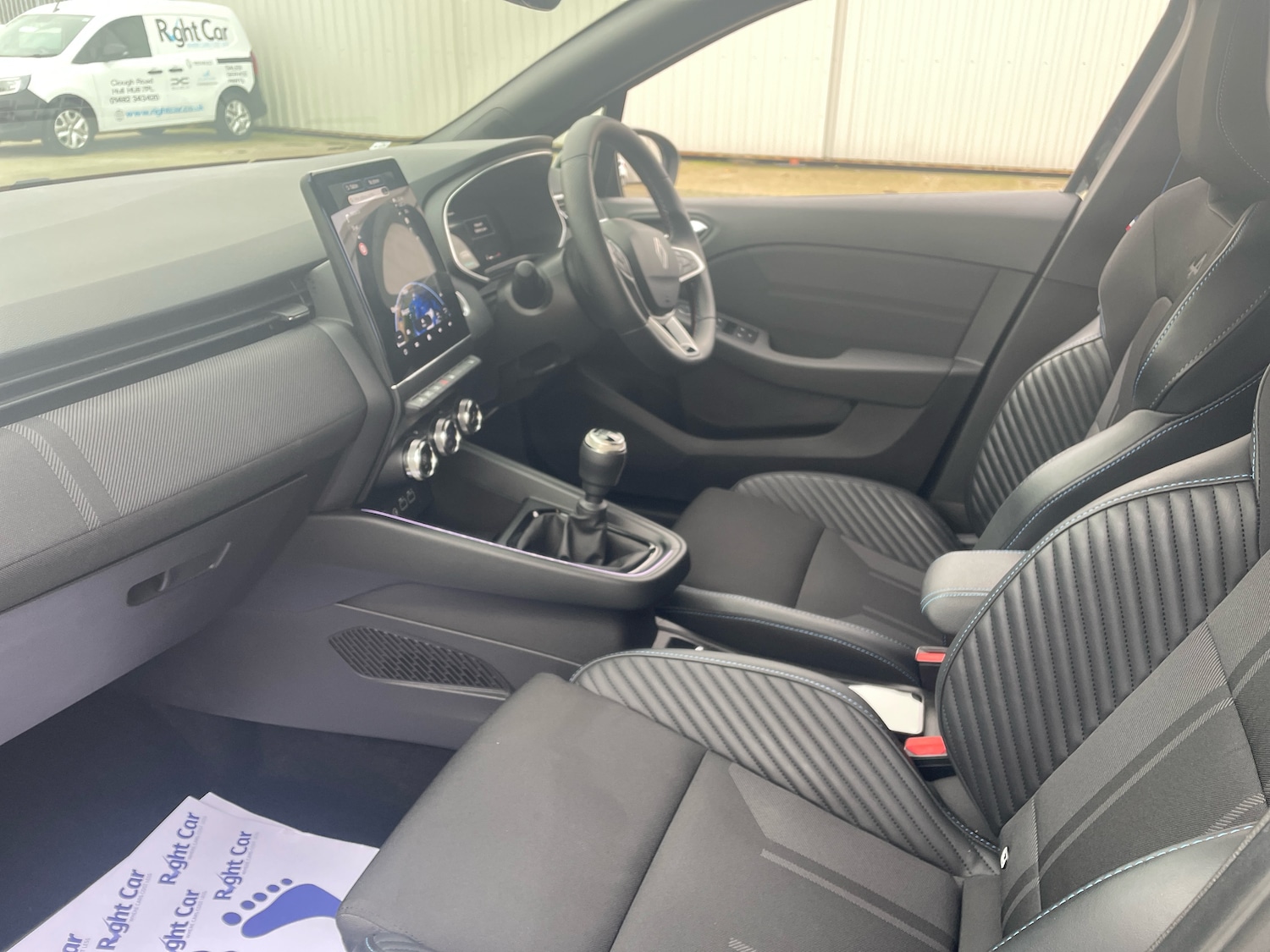 Used Renault Clio 2025 for sale - 76915120: Photo 2