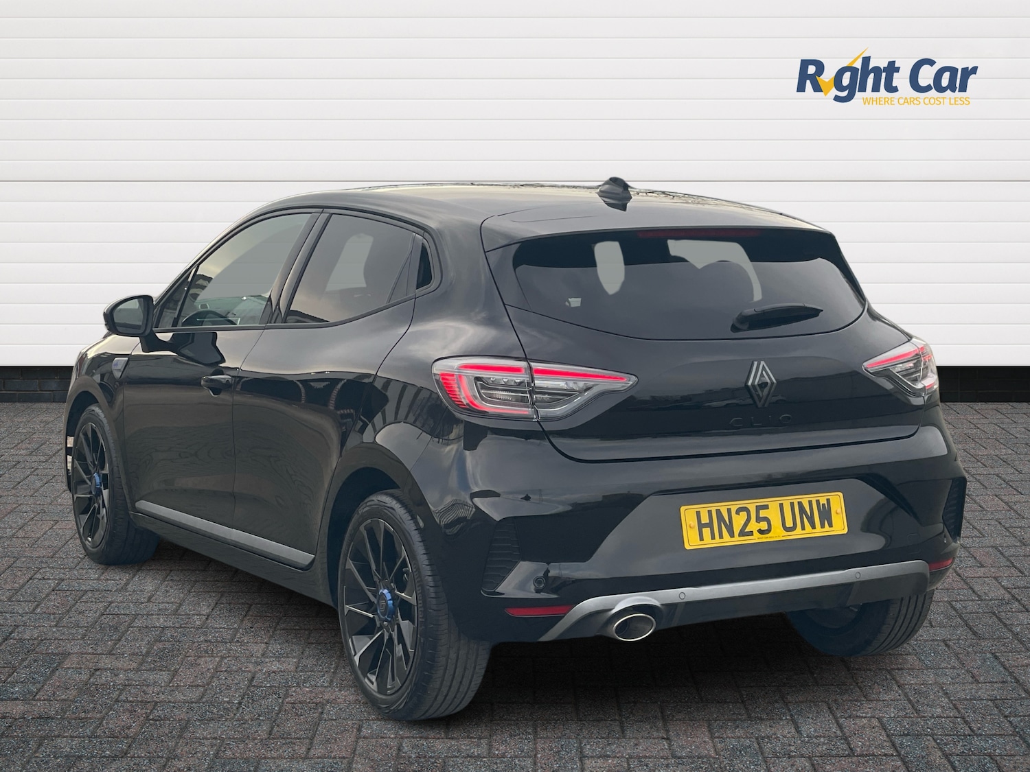 Used Renault Clio 2025 for sale - 76915120: Photo 3