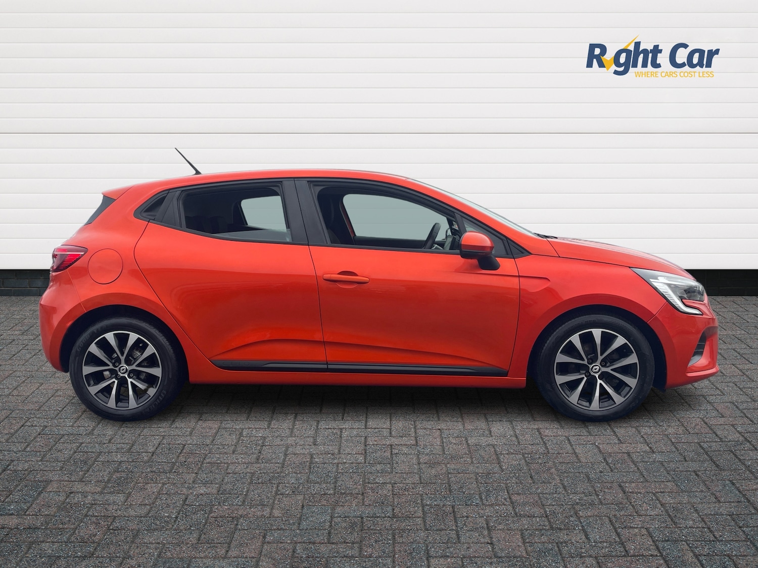 Used Renault Clio 2022 for sale - 76623673: Photo 4