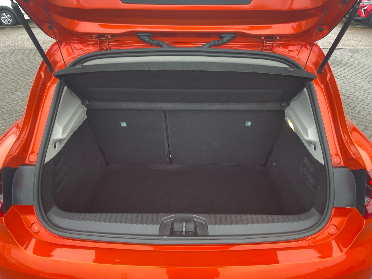 Used Renault Clio 2022 for sale - 76623673: Photo 9