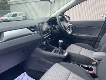 Used Renault Captur 2021 for sale - 75993131: Photo 2