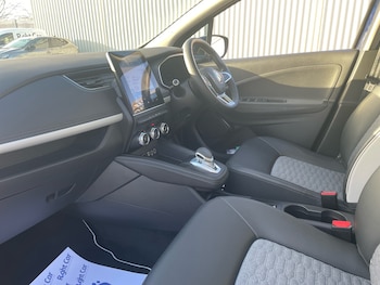 Used Renault Zoe 2021 for sale - 76901545: Photo