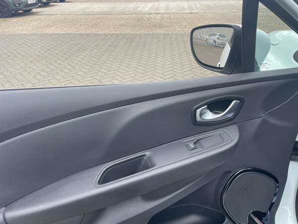 Used Renault Clio 2019 for sale - 76204512: Photo 11