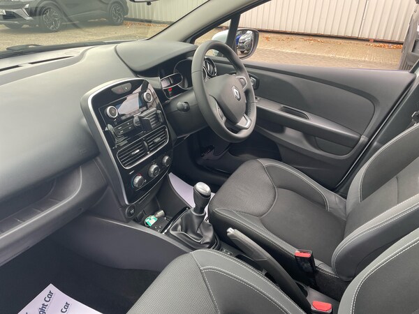 Used Renault Clio 2019 for sale - 76204512: Photo 2