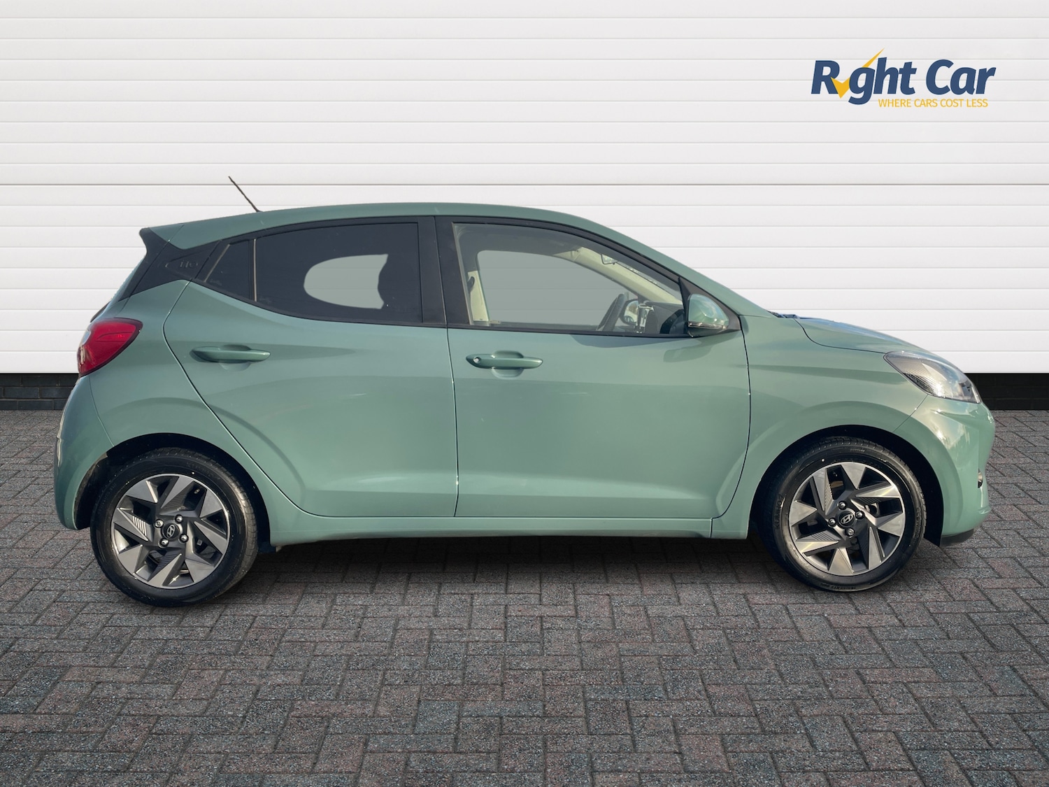 Used Hyundai i10 2024 for sale - 76691630: Photo 4