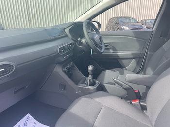 Used Dacia Sandero 2023 for sale - 76928100: Photo