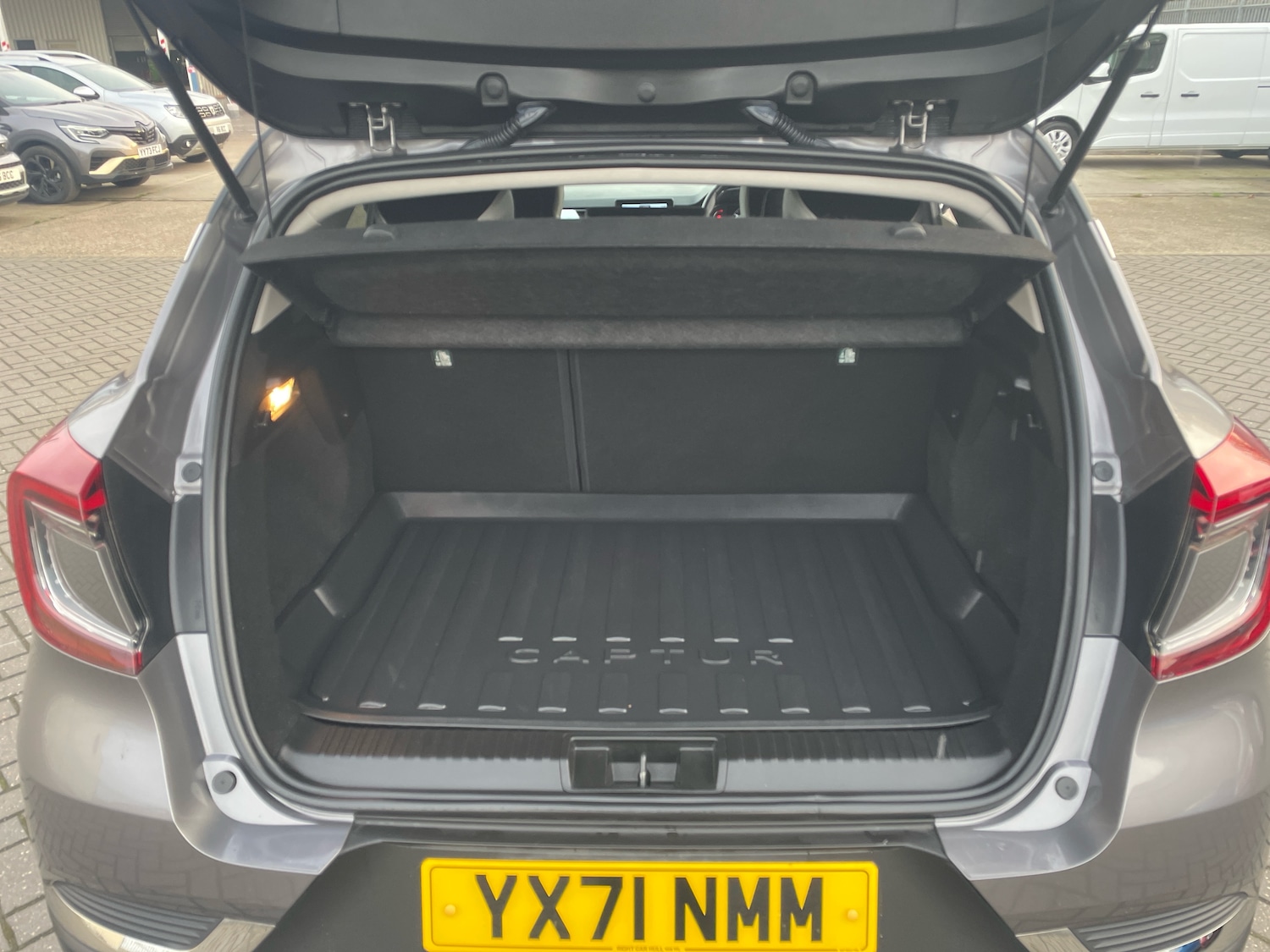 Used Renault Captur 2021 for sale - 76420152: Photo 9