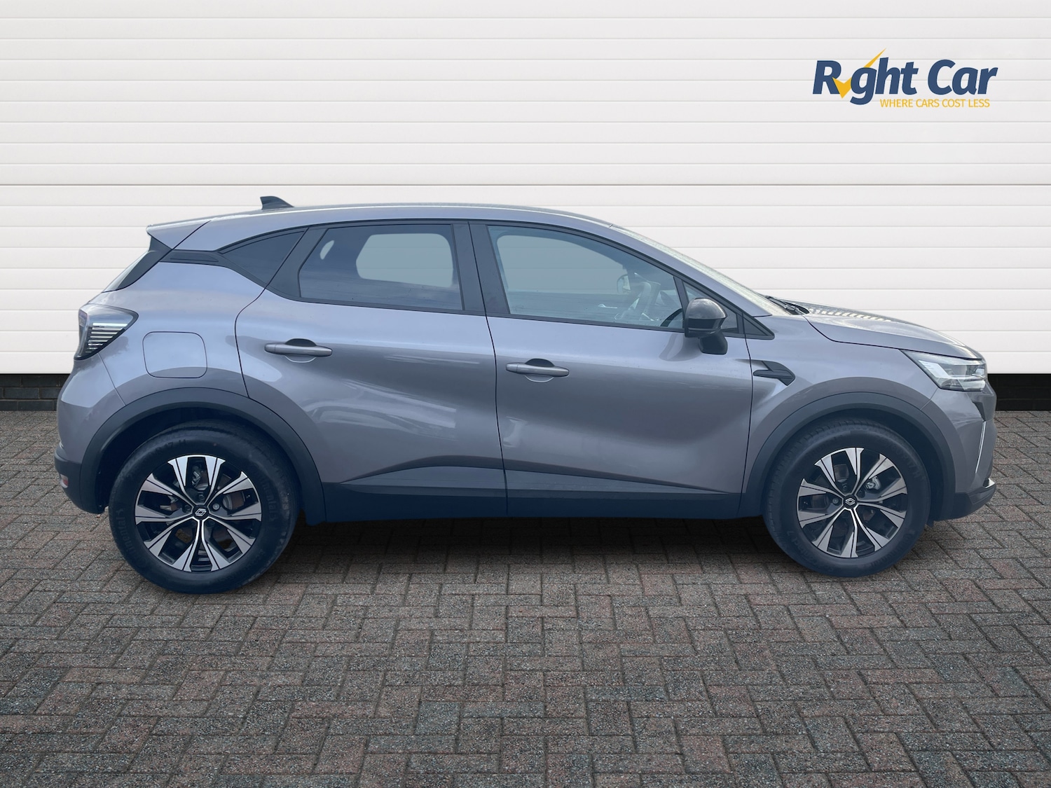 Used Renault Captur 2025 for sale - 76474735: Photo 4