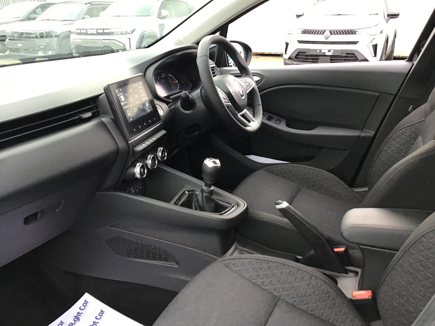 Used Renault Clio 2023 for sale - 77911328: Photo 2