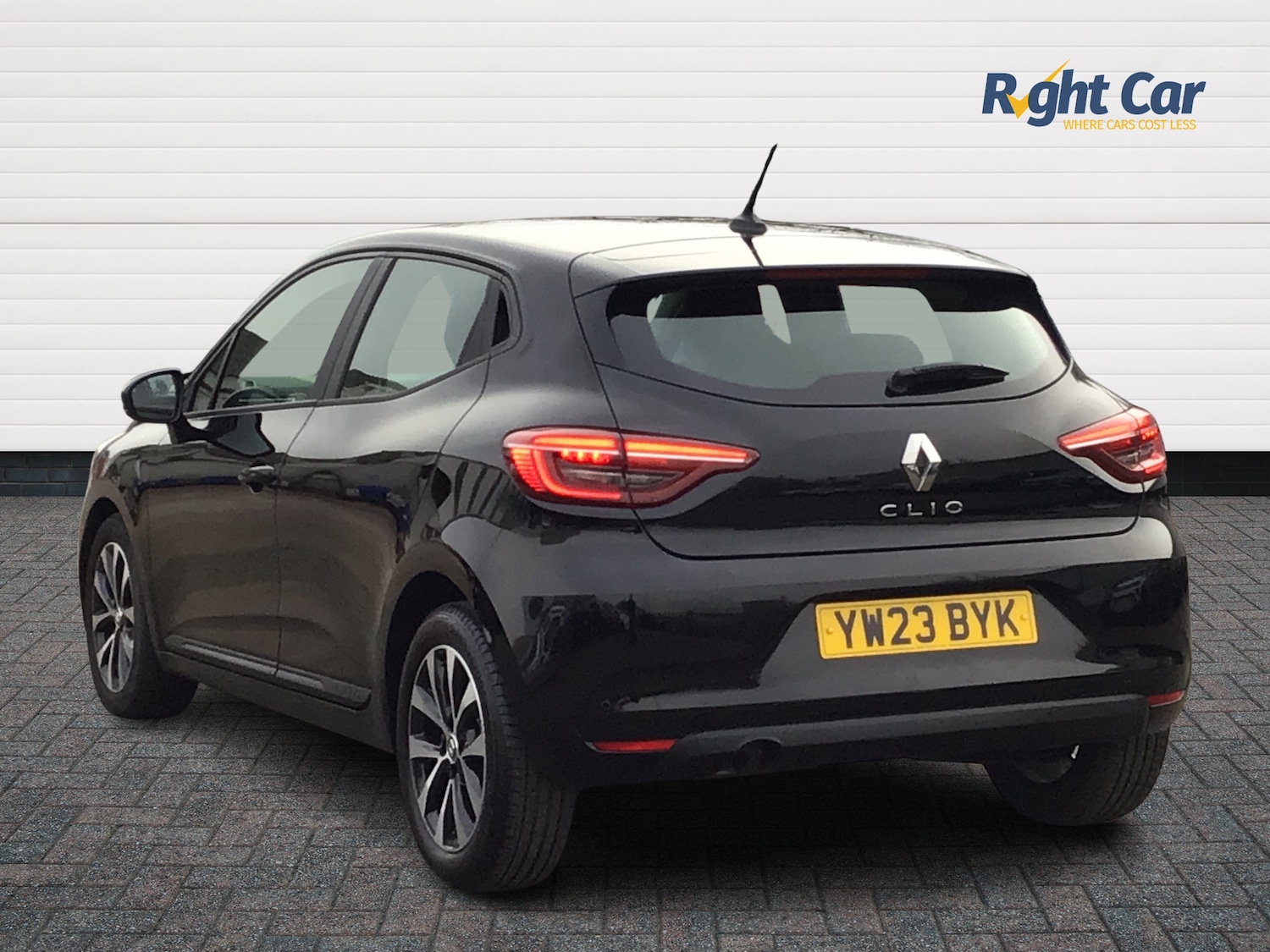 Used Renault Clio 2023 for sale - 77911328: Photo 3