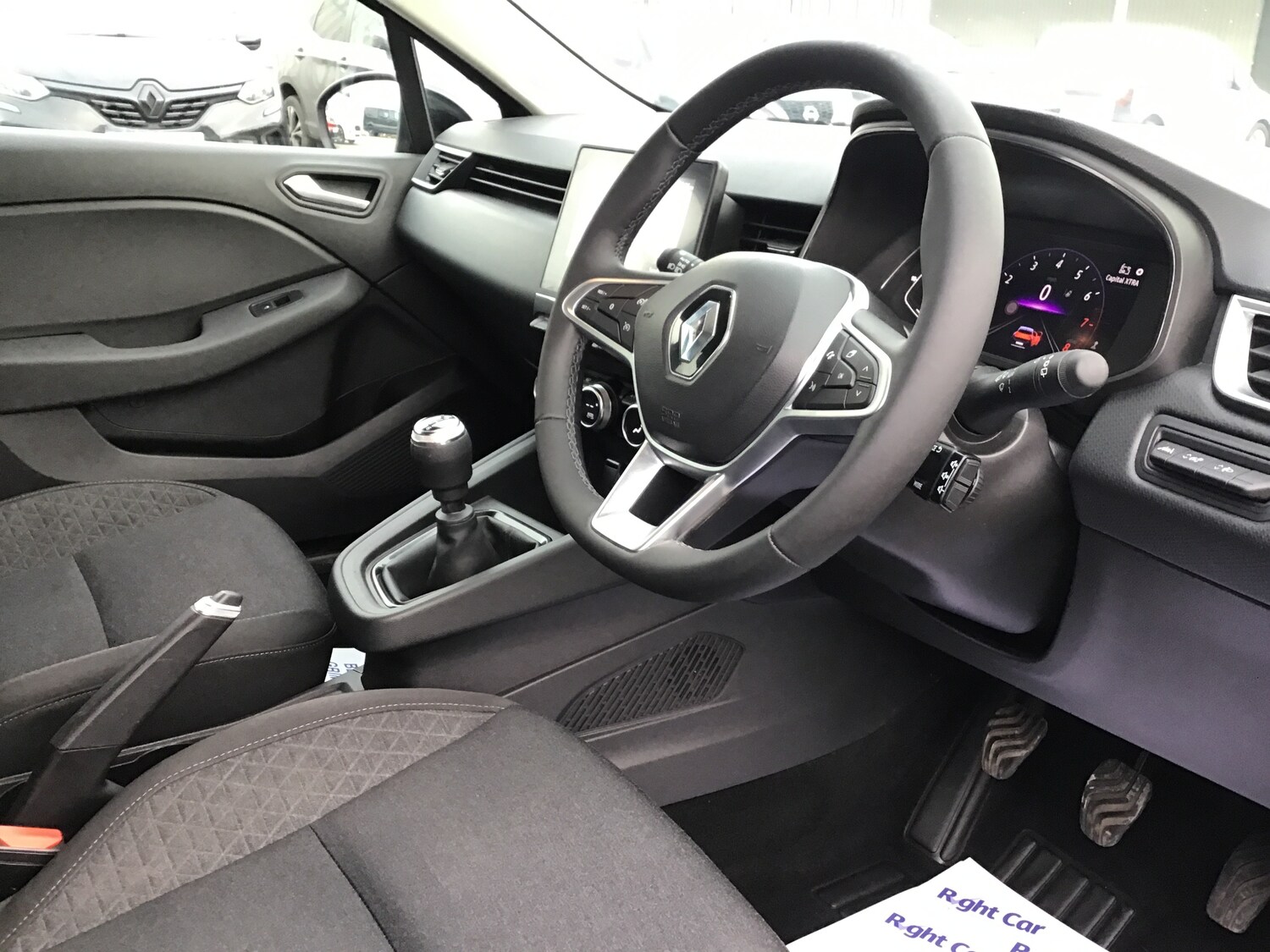 Used Renault Clio 2023 for sale - 77911328: Photo 6