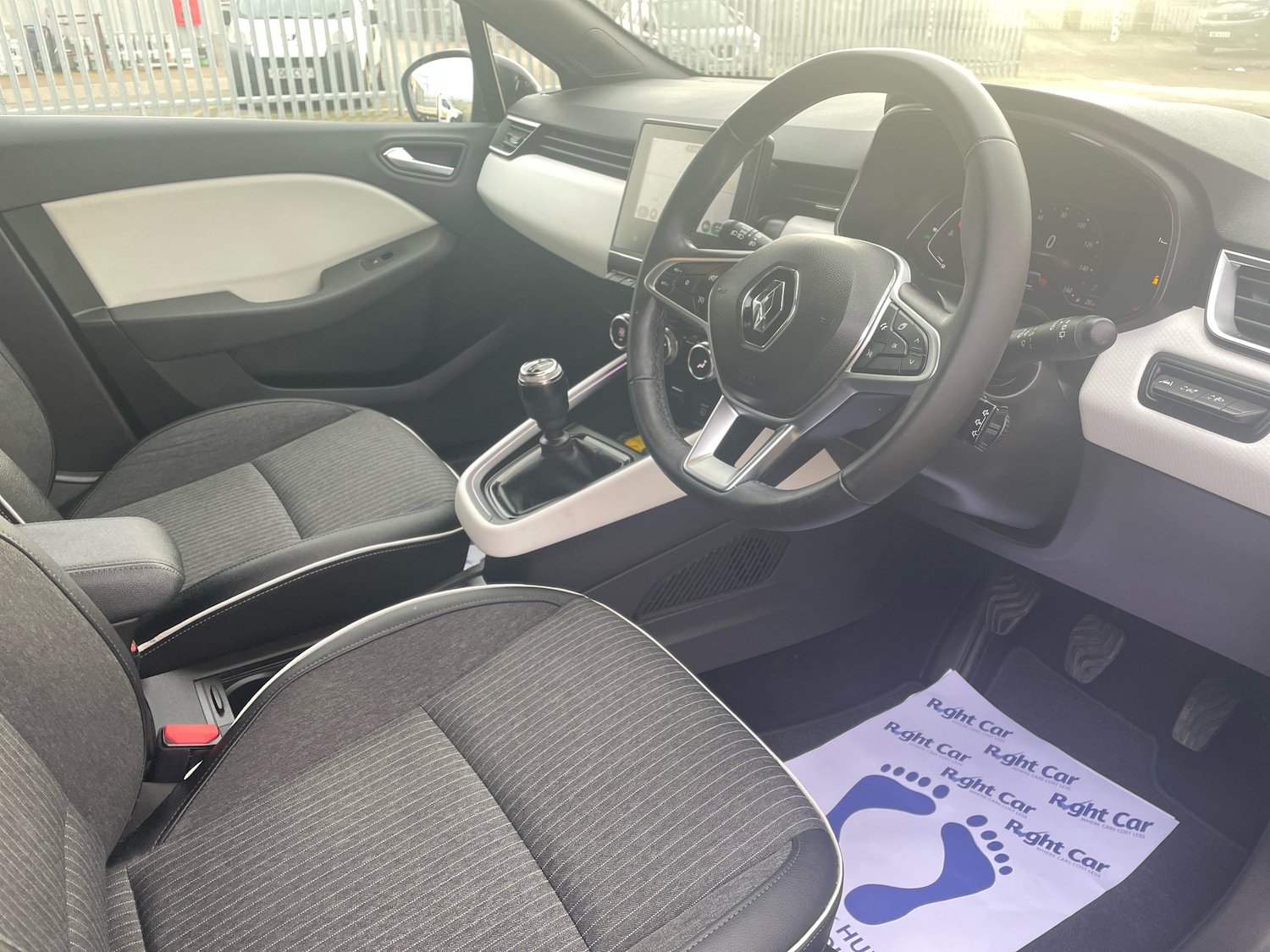 Used Renault Clio 2023 for sale - 76915127: Photo 6