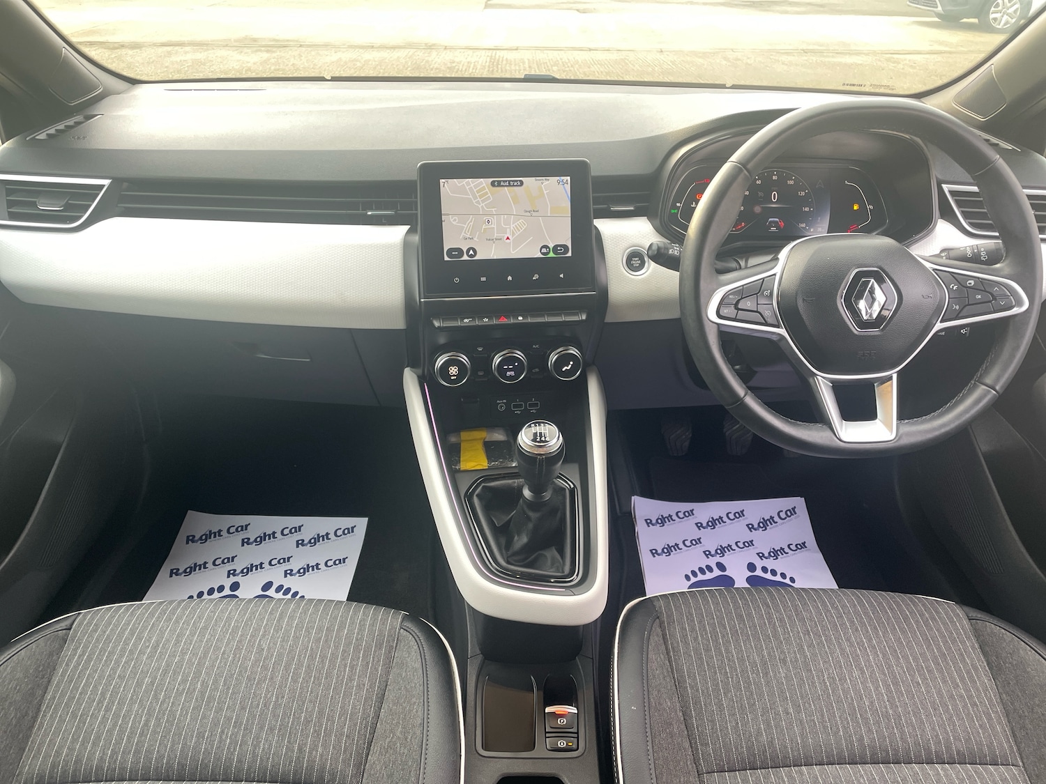 Used Renault Clio 2023 for sale - 76915127: Photo 8