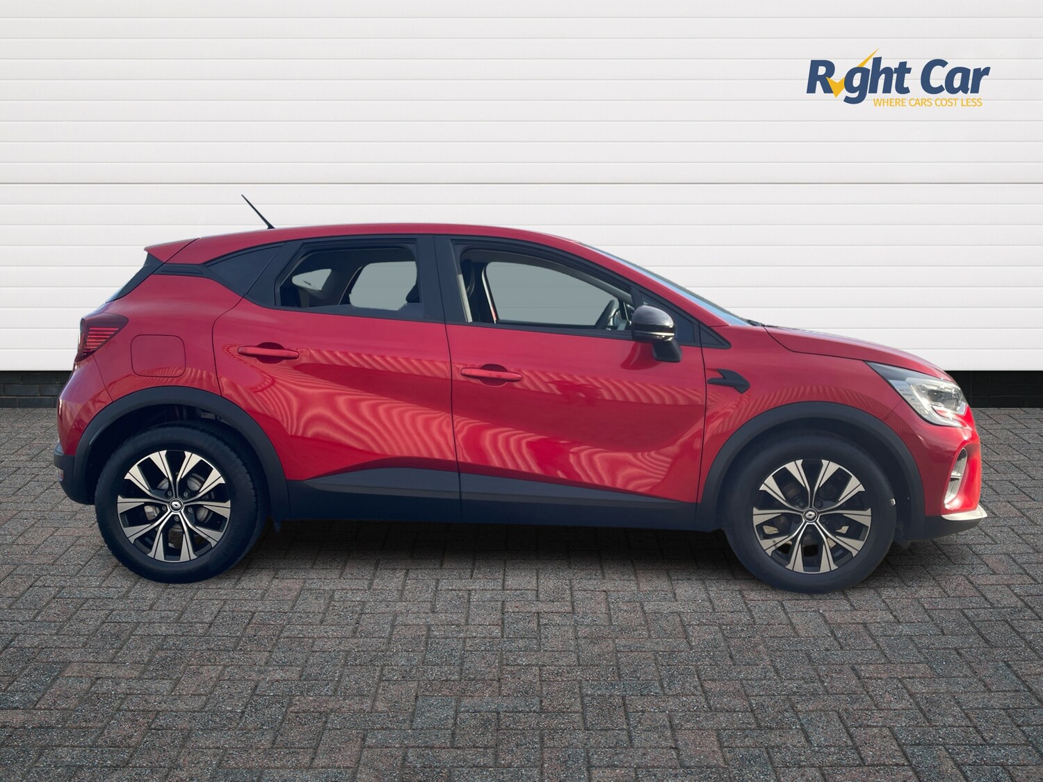 Used Renault Captur 2022 for sale - 76842217: Photo 4