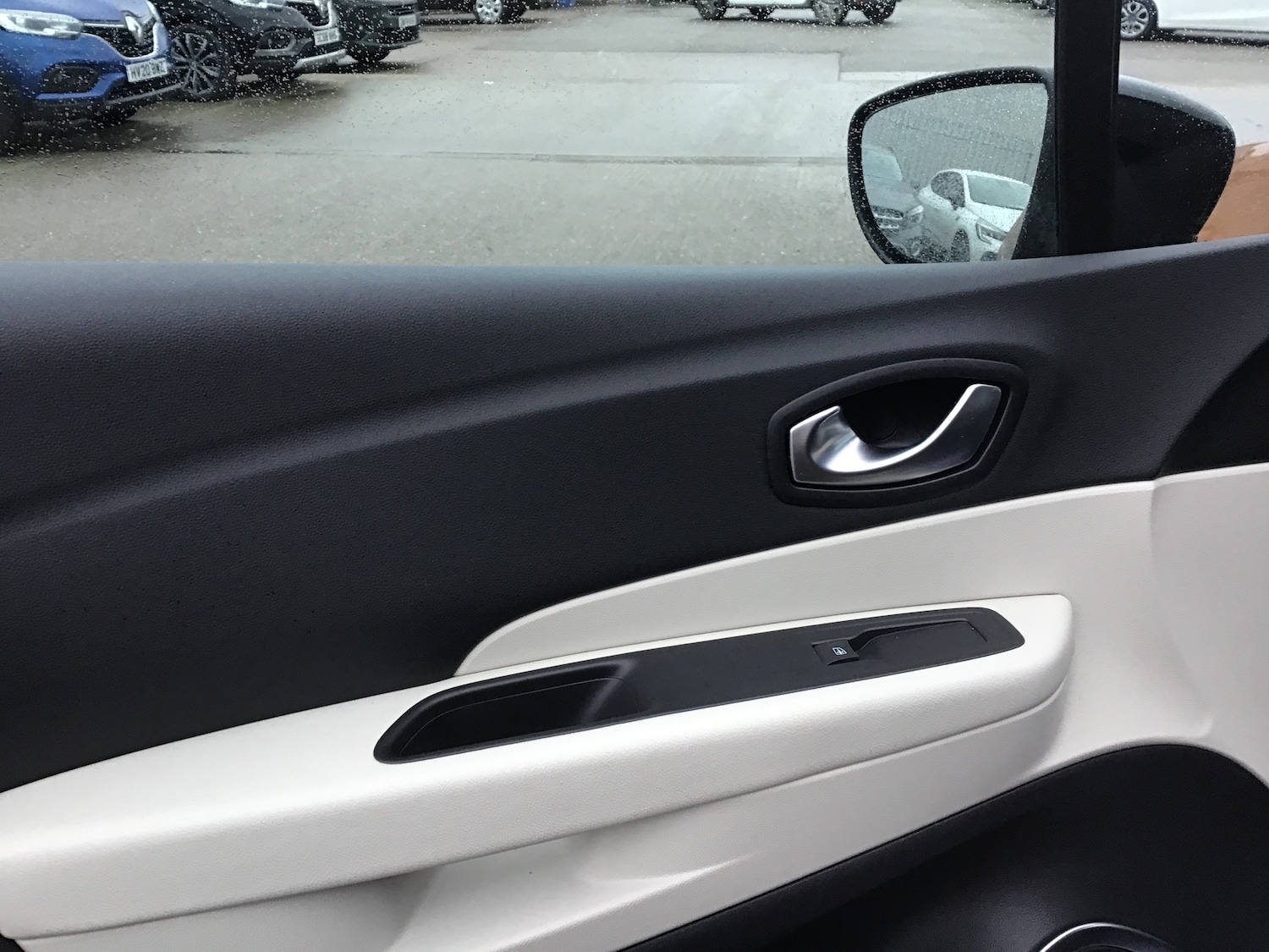 Used Renault Captur 2017 for sale - 77698316: Photo 11