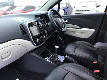 Used Renault Captur 2017 for sale - 77698316: Photo