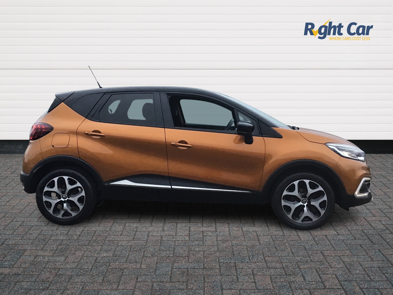 Used Renault Captur 2017 for sale - 77698316: Photo 4
