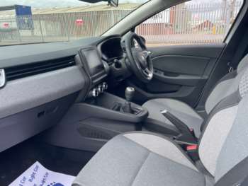 Used Renault Clio 2024 for sale - 74601204: Photo