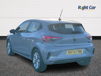 Used Renault Clio 2024 for sale - 76661132: Photo