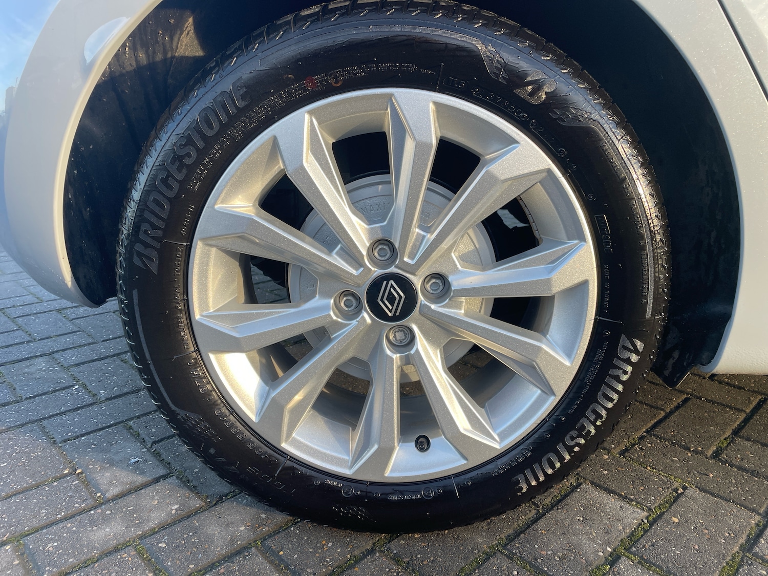 Used Renault Clio 2024 for sale - 76661132: Photo 5