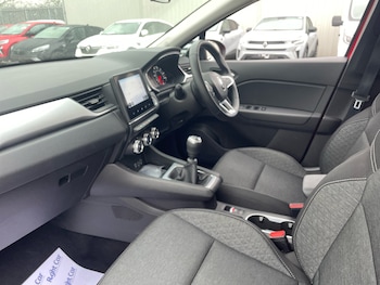 Used Renault Captur 2022 for sale - 77512725: Photo