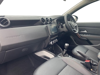 Used Dacia Duster 2022 for sale - 79375997: Photo