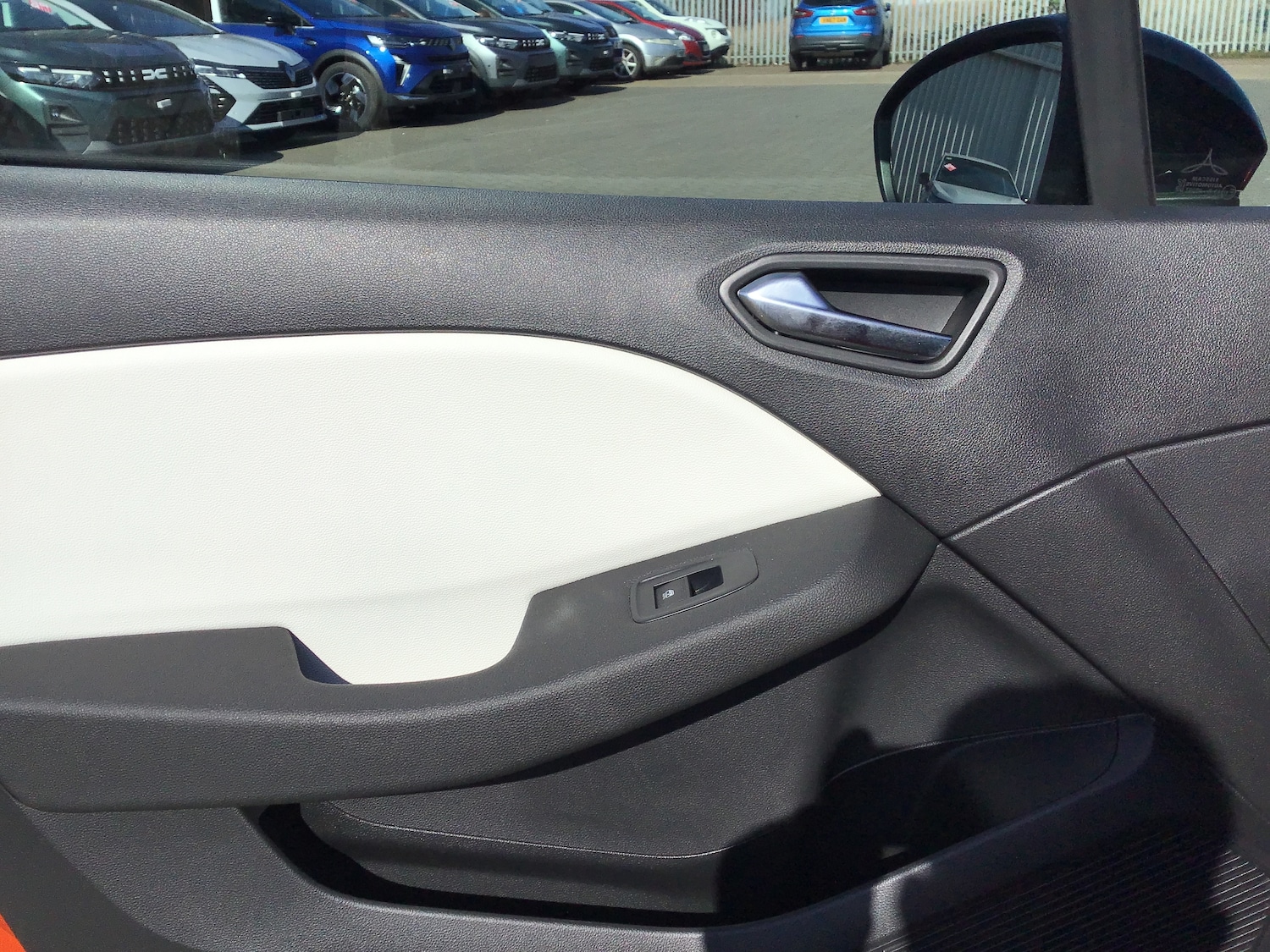 Used Renault Clio 2023 for sale - 77942174: Photo 11