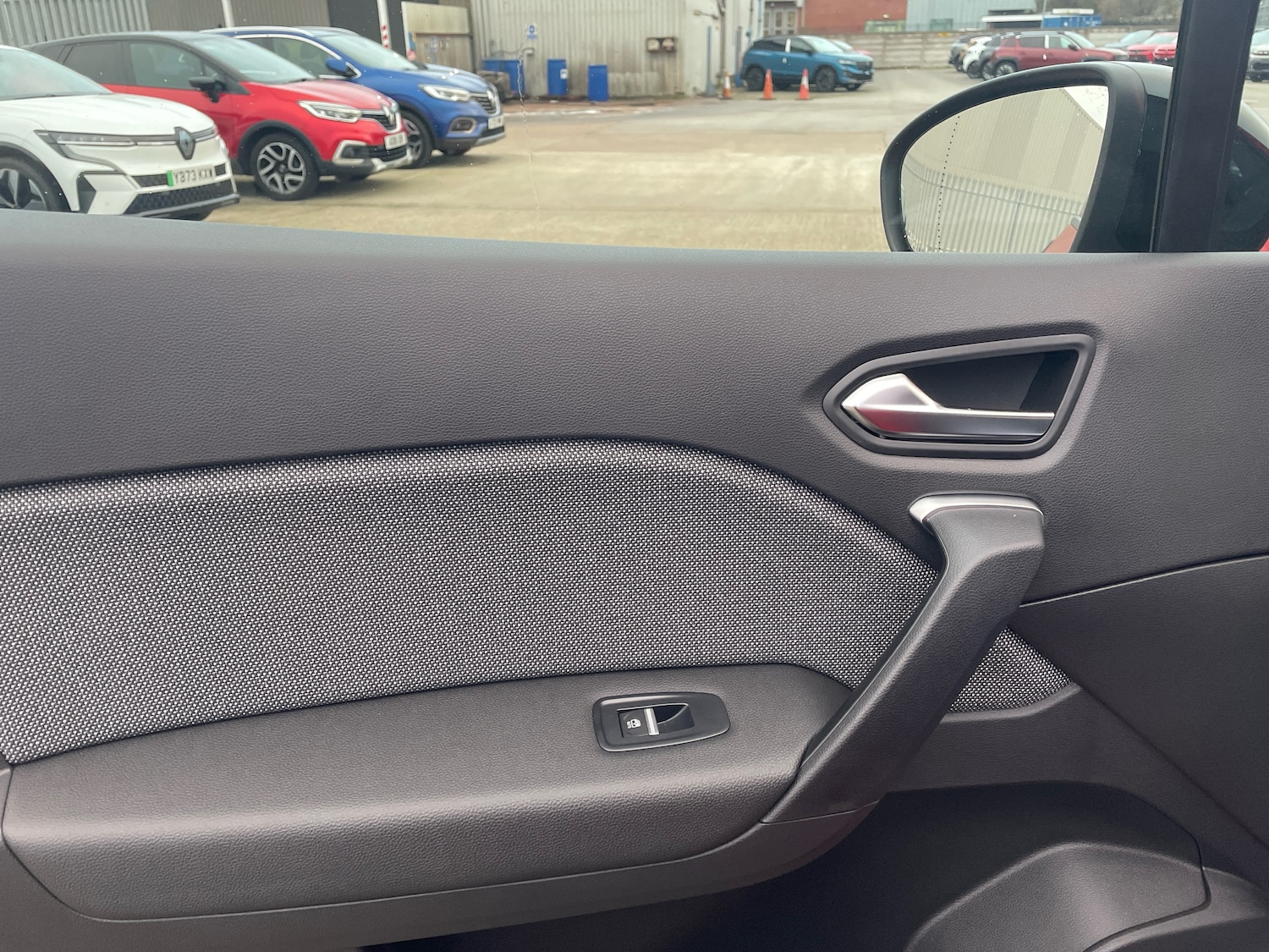 Used Renault Captur 2025 for sale - 77178236: Photo 11