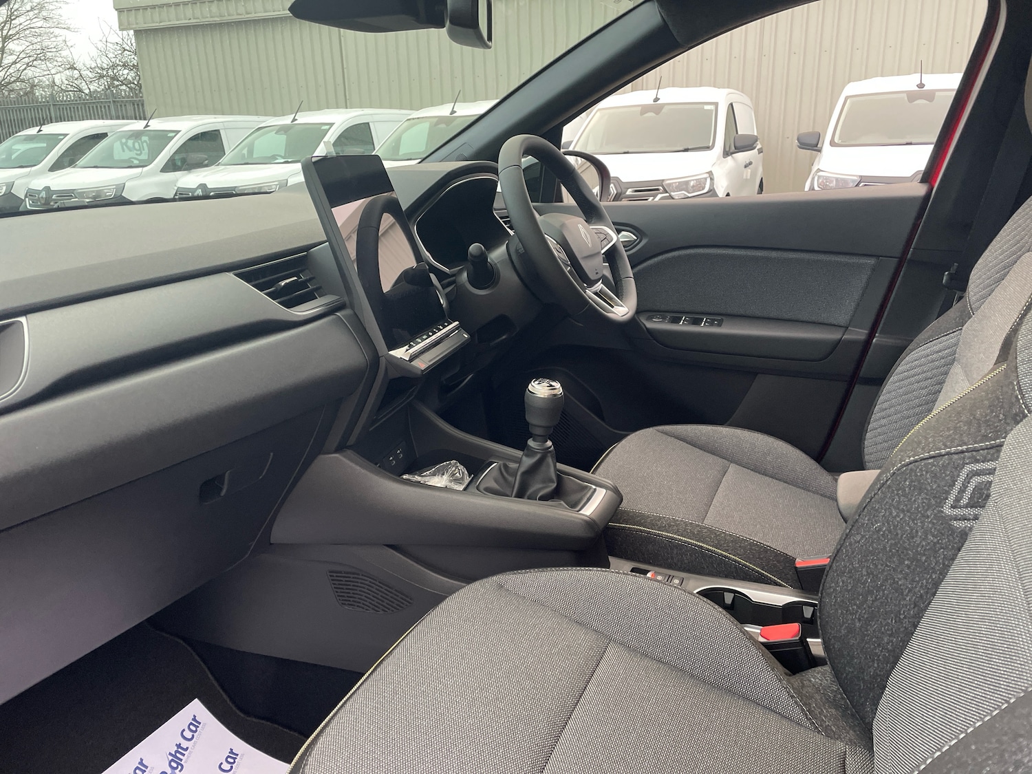 Used Renault Captur 2025 for sale - 77178236: Photo 2