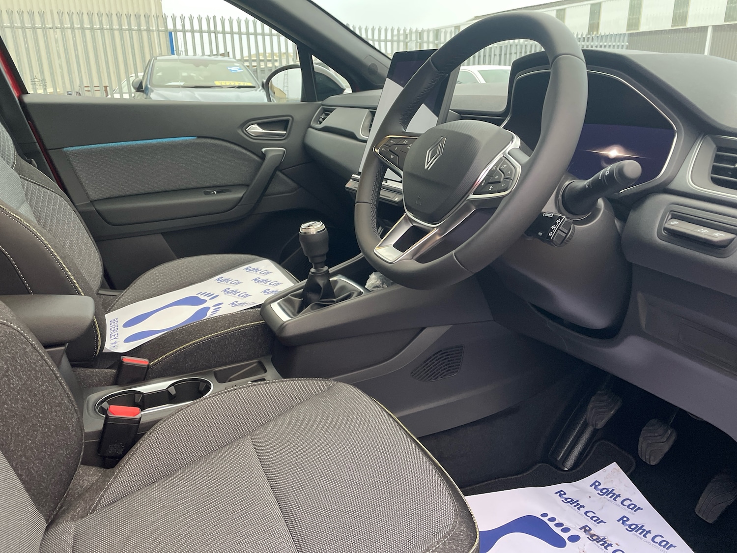 Used Renault Captur 2025 for sale - 77178236: Photo 6