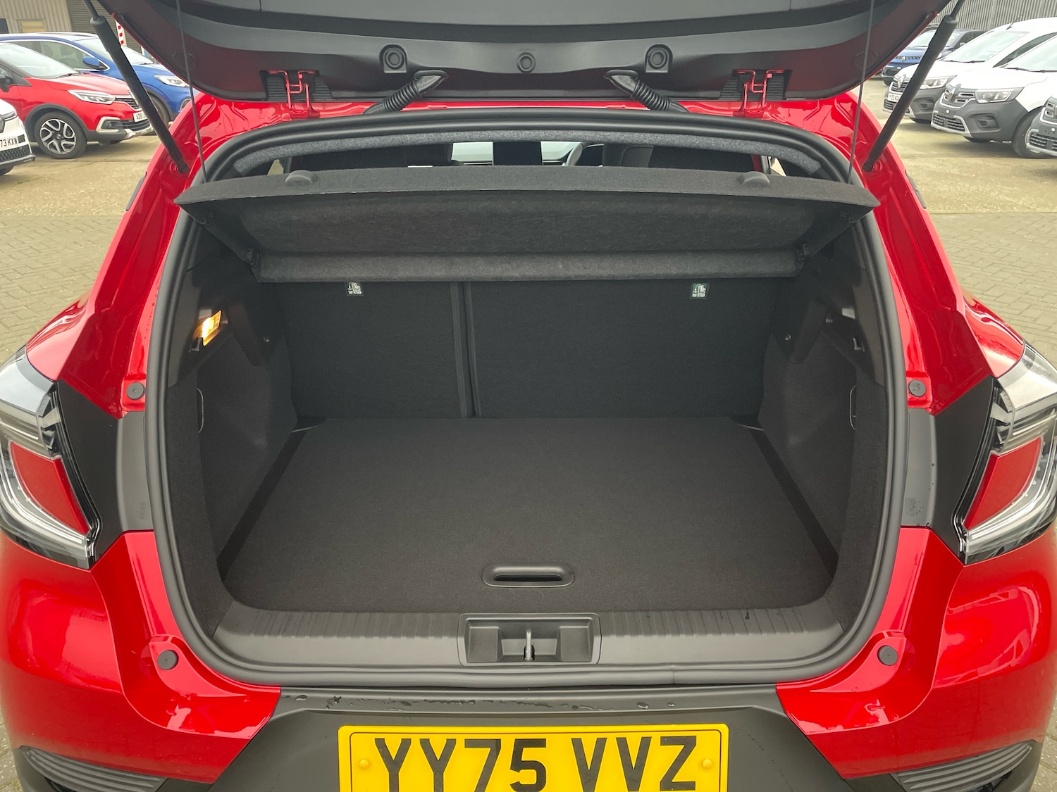 Used Renault Captur 2025 for sale - 77178236: Photo 9