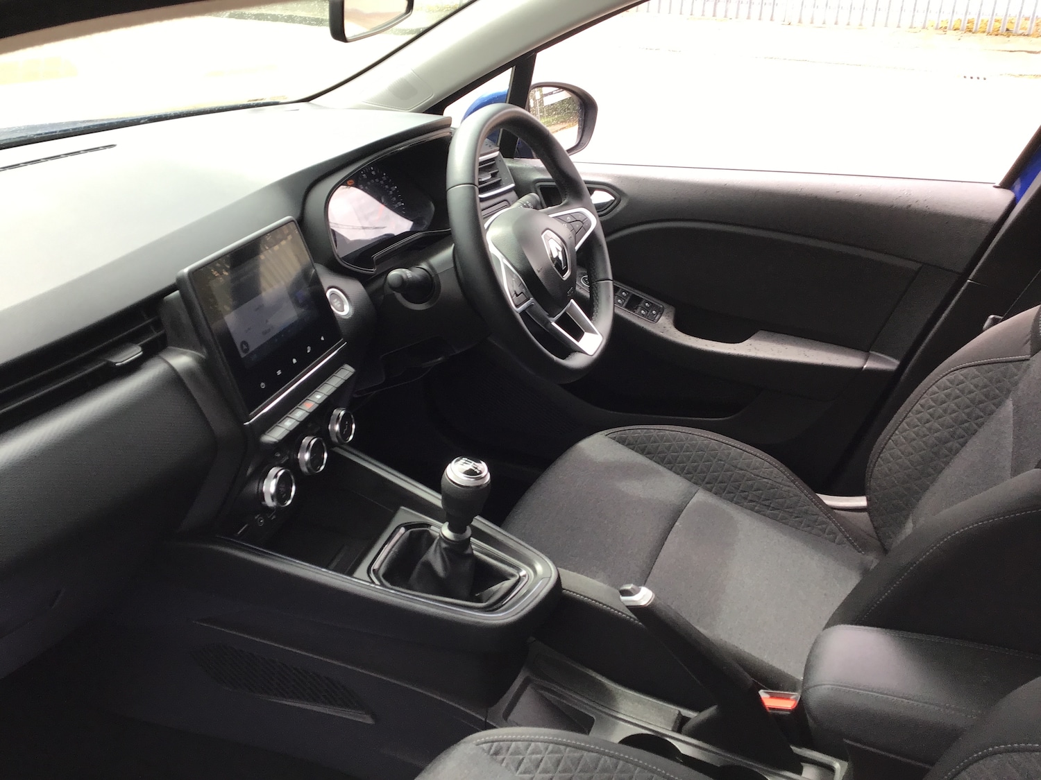 Used Renault Clio 2022 for sale - 77960030: Photo 2