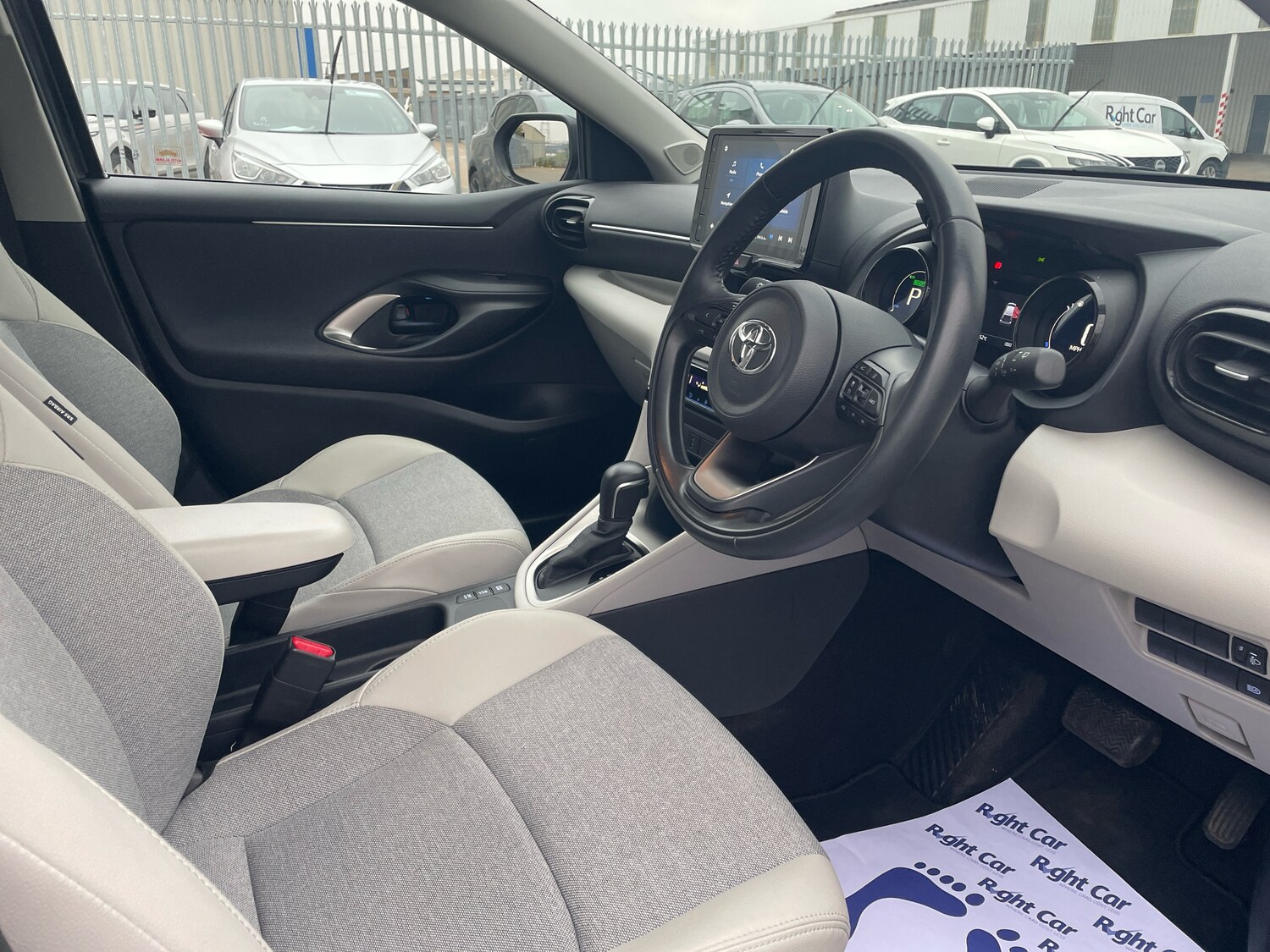 Used Toyota Yaris 2022 for sale - 76310028: Photo 6