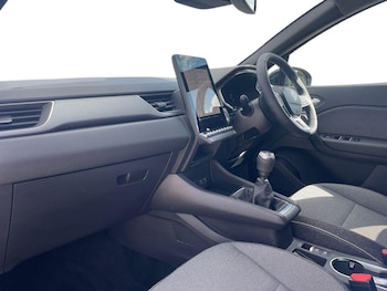 Used Renault Captur 2025 for sale - 79293949: Photo