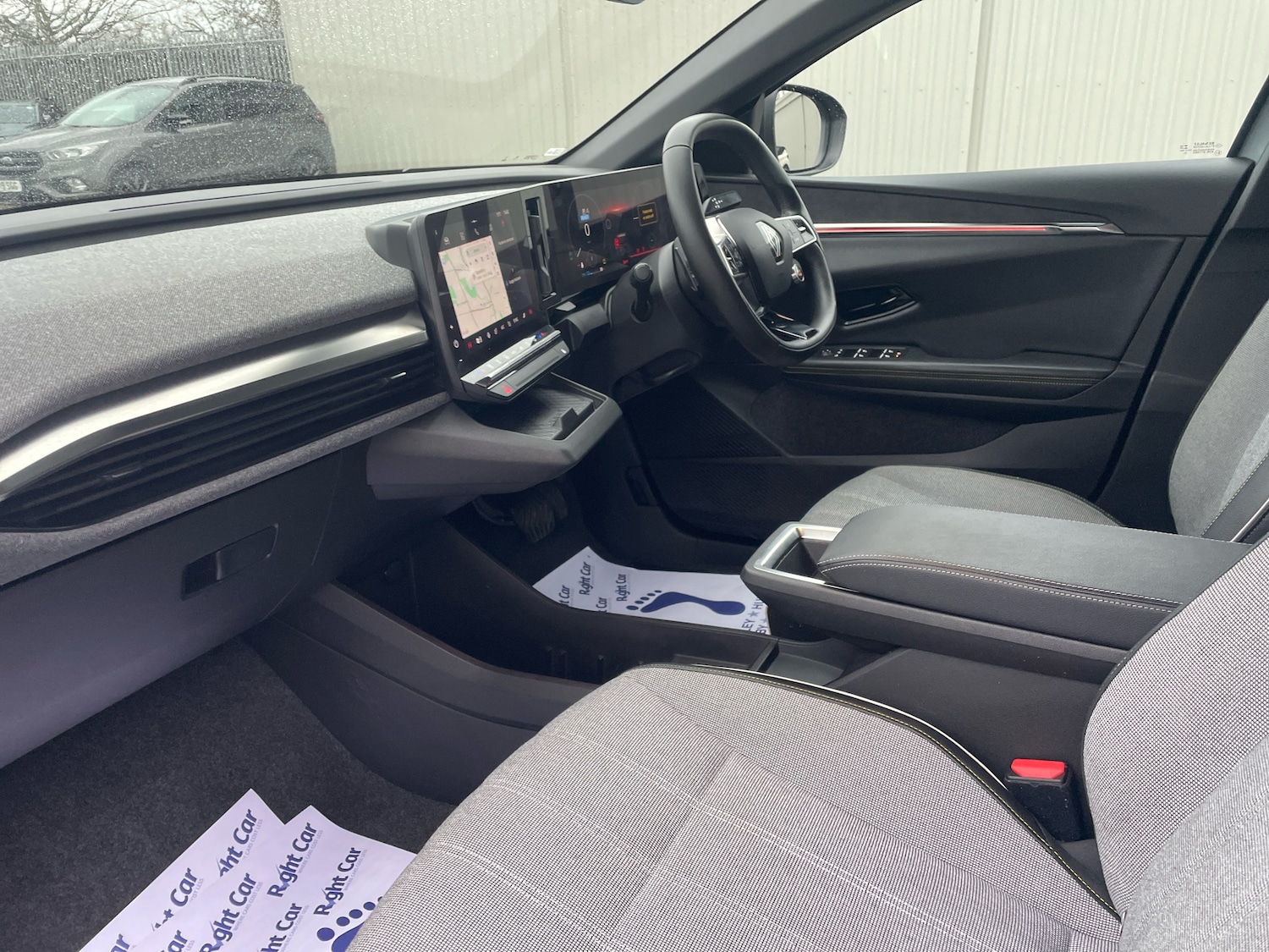 Used Renault Megane E Tech 2022 for sale - 76563394: Photo 2