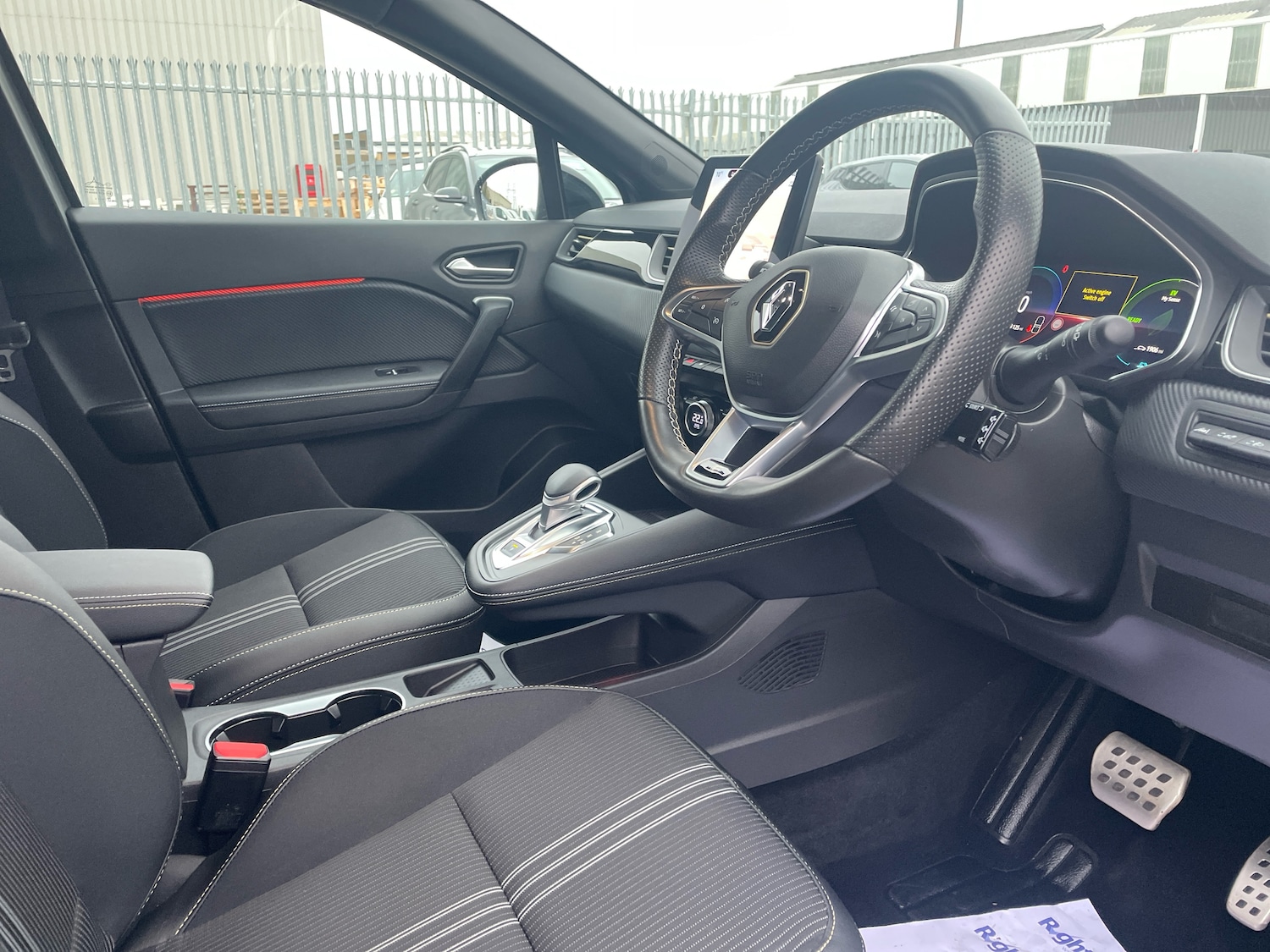 Used Renault Captur 2023 for sale - 76420149: Photo 6