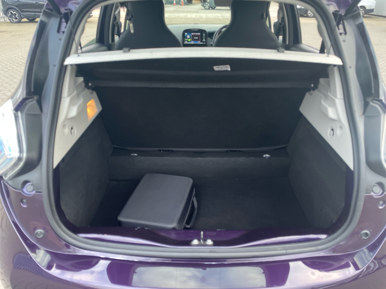 Used Renault Zoe 2018 for sale - 76487113: Photo 9