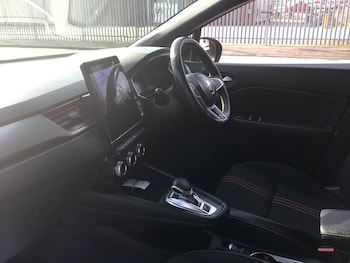 Used Renault Captur 2022 for sale - 76125163: Photo 2