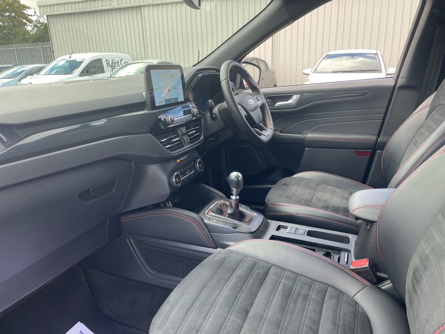 Used Ford Kuga 2021 for sale - 75980371: Photo 2
