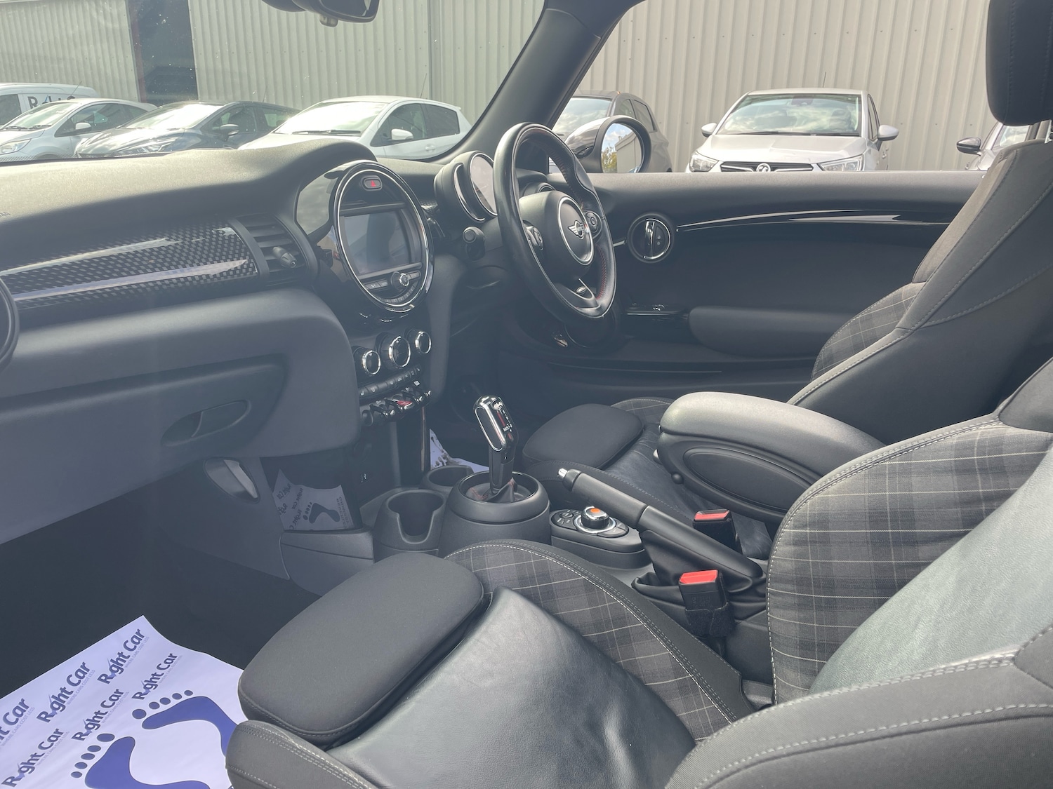 Used MINI Hatch 2019 for sale - 76015354: Photo 2
