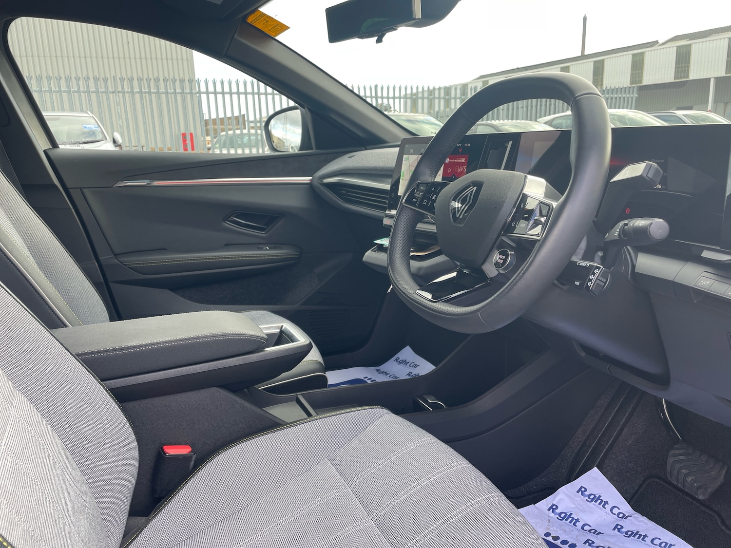 Used Renault Megane E Tech 2023 for sale - 76389926: Photo 6