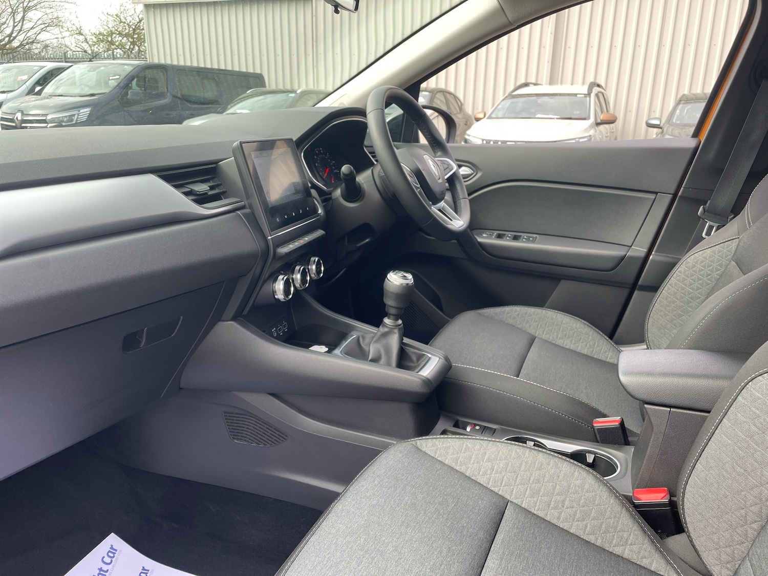 Used Renault Captur 2022 for sale - 78089123: Photo 2