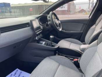 Used Renault Clio 2024 for sale - 74575497: Photo