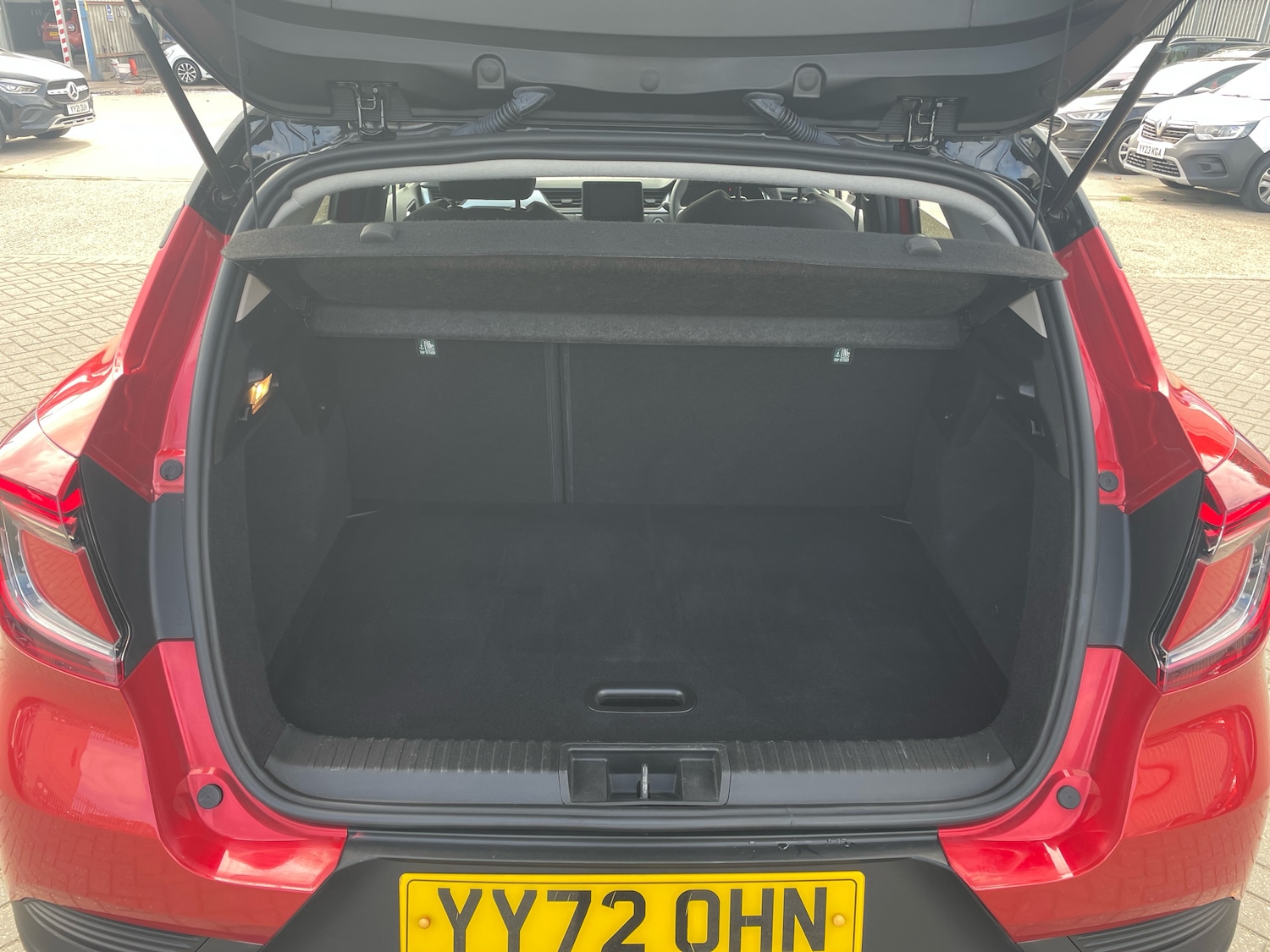 Used Renault Captur 2022 for sale - 76062570: Photo 9