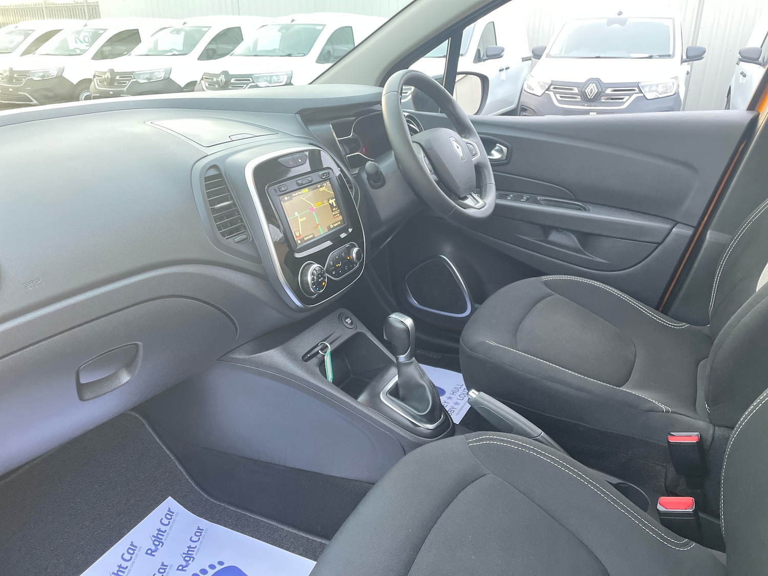 Used Renault Captur 2018 for sale - 77031554: Photo 2