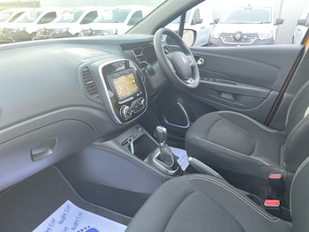 Used Renault Captur 2018 for sale - 77031554: Photo